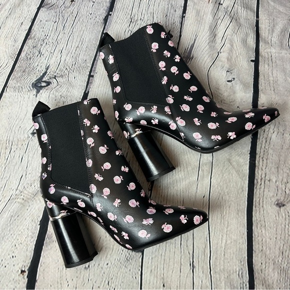 New 3.1 Phillip Lim Drum Chelsea Booties in Black Floral Leather Size 37.5